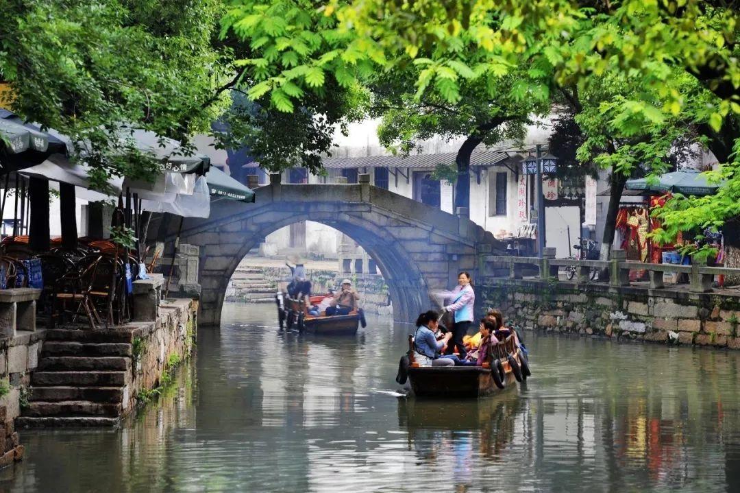 探索泉南高速,广西来宾市,来宾东收费站,解锁你的智慧宝库